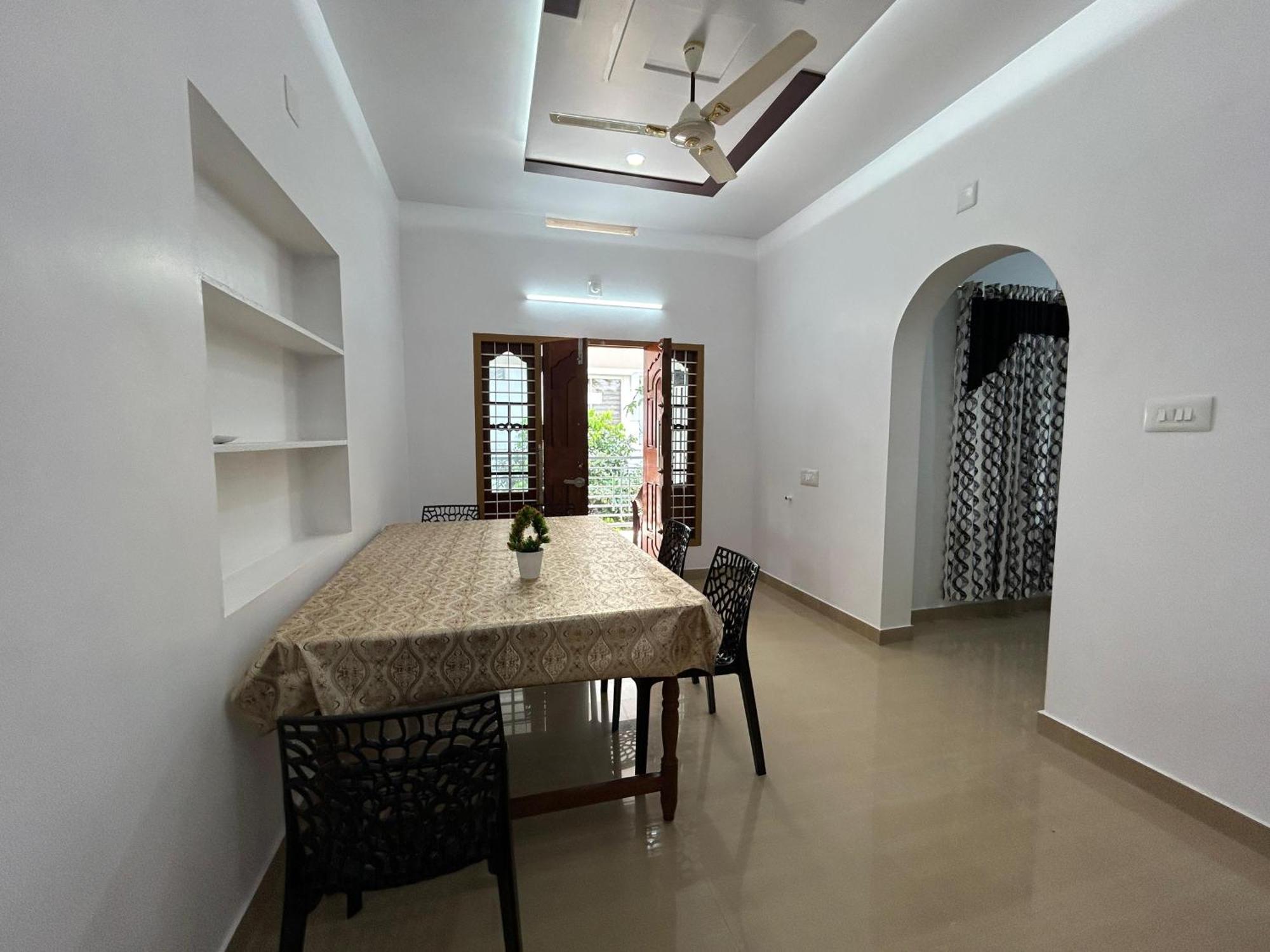 Puzhayoram Homestay Thrissur ภายนอก รูปภาพ